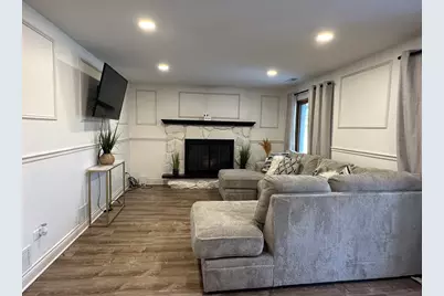 2807 Glenwood Lansing Road #212, Lynwood, IL 60411 - Photo 2