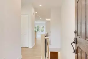 805 W Poplar St, Palatine, IL 60067 - Photo 2