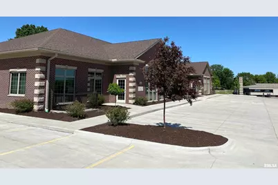 3642 Utica Ridge Road, Bettendorf, IA 52722 - Photo 8