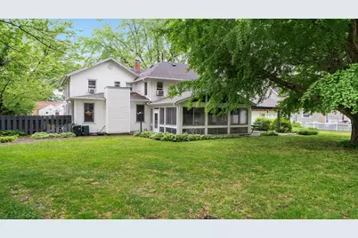 321 E Chamberlin Street, Dixon, IL 61021 - Photo 4