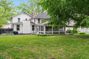 321 E Chamberlin St, Dixon, IL 61021 - Photo 4