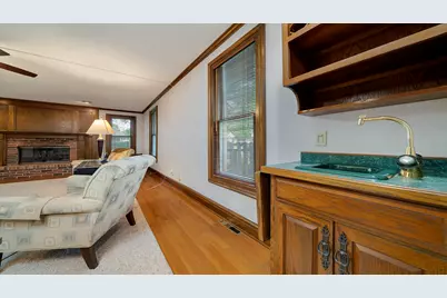 321 E Chamberlin Street, Dixon, IL 61021 - Photo 10