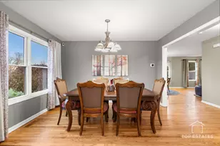 2303 Fox Bluff Ln, Spring Grove, IL 60081 - Photo 10