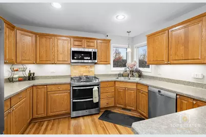 2303 Fox Bluff Lane, Spring Grove, IL 60081 - Photo 14