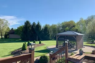 2303 Fox Bluff Ln, Spring Grove, IL 60081 - Photo 20