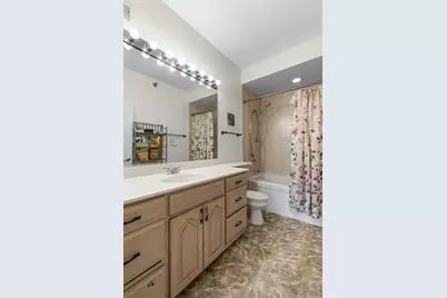 421 W Huron Street #805, Chicago, IL 60654 - Photo 10