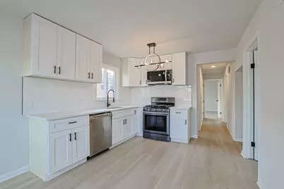 371 Bensley Avenue, Calumet City, IL 60409 - Photo 10