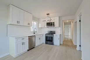 371 Bensley Ave, Calumet City, IL 60409 - Photo 10