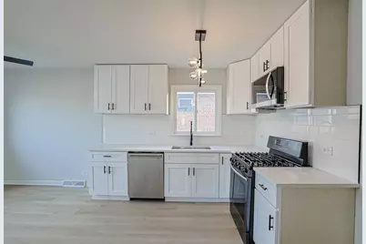 371 Bensley Avenue, Calumet City, IL 60409 - Photo 8