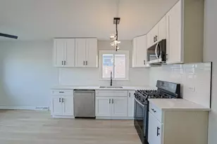 371 Bensley Ave, Calumet City, IL 60409 - Photo 8