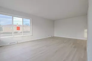 371 Bensley Ave, Calumet City, IL 60409 - Photo 12