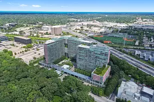 9725 Woods Dr, Skokie, IL 60077 - Photo 46