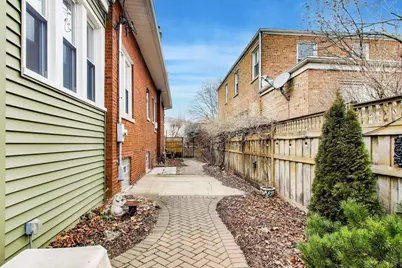 6503 N Maplewood Avenue, Chicago, IL 60645 - Photo 38