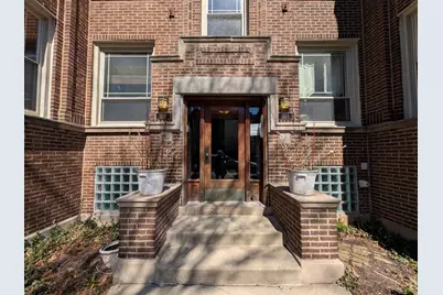 1326 W Albion Avenue #1, Chicago, IL 60626 - Photo 2