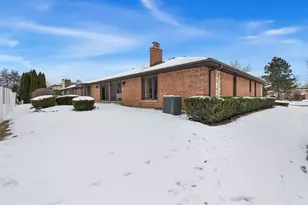 3724 Liberty Ln, Glenview, IL 60025 - Photo 36