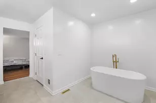 3724 Liberty Ln, Glenview, IL 60025 - Photo 18