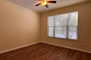 437 Pine Lake Cir, Vernon Hills, IL 60061 - Photo 10