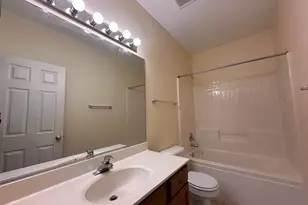 437 Pine Lake Cir, Vernon Hills, IL 60061 - Photo 8