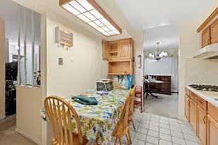 7227 N Ridge Blvd, Chicago, IL 60645 - Photo 4