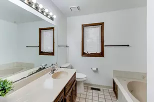 1111 Samstag Ct, Naperville, IL 60563 - Photo 30