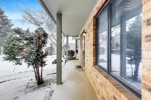1111 Samstag Ct, Naperville, IL 60563 - Photo 4