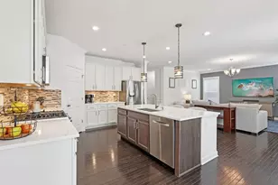 3539 Elsie Ln, Hoffman Estates, IL 60192 - Photo 6