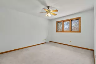 8545 Candlelight Dr, Willow Springs, IL 60480 - Photo 10