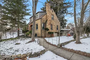 4640 Lee Ave, Downers Grove, IL 60515 - Photo 2