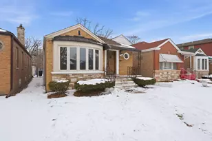 8818 S Merrill Ave, Chicago, IL 60617 - Photo 2