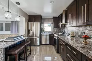 7702 W 66th St, Bedford Park, IL 60501 - Photo 10