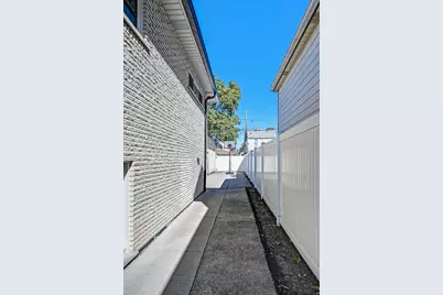 7702 W 66th Street, Bedford Park, IL 60501 - Photo 24