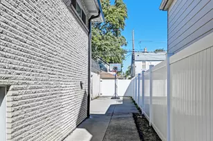 7702 W 66th St, Bedford Park, IL 60501 - Photo 24