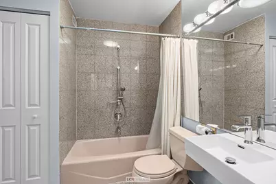 1560 N Sandburg Terrace #1201J, Chicago, IL 60610 - Photo 16