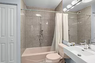 1560 N Sandburg Terrace, Chicago, IL 60610 - Photo 16