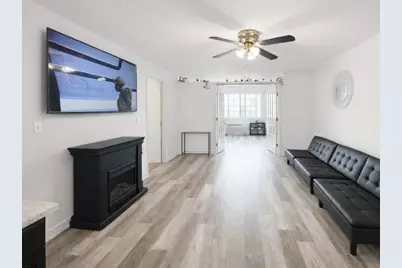 3370 W Brooke Avenue #410, Waukegan, IL 60087 - Photo 2