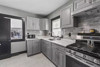 819 N Ash Street, Waukegan, IL 60085 - Photo 12