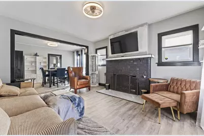 819 N Ash Street, Waukegan, IL 60085 - Photo 4