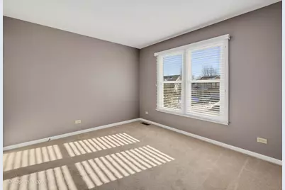 306 Carrie Court, North Aurora, IL 60542 - Photo 16