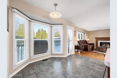 306 Carrie Court, North Aurora, IL 60542 - Photo 8