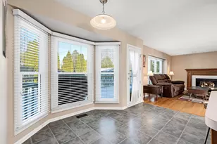 306 Carrie Ct, North Aurora, IL 60542 - Photo 8