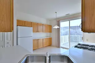 1202 Delta Dr, Elgin, IL 60123 - Photo 4