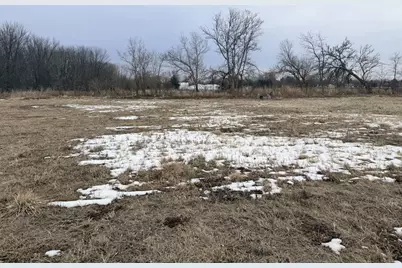 3 Crossing Court, Peru, IL 61354 - Photo 4