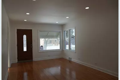 18513 Martin Avenue, Homewood, IL 60430 - Photo 4