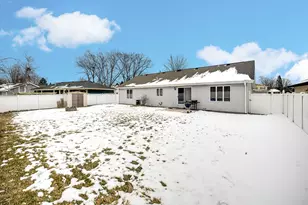 375 Meadows N Rd, Bourbonnais, IL 60914 - Photo 16