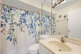 1198 Royal Glen Dr, Glen Ellyn, IL 60137 - Photo 14