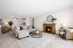 1198 Royal Glen Dr, Glen Ellyn, IL 60137 - Photo 4