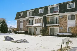 10310 Ridgeland Ave, Chicago Ridge, IL 60415 - Photo 2