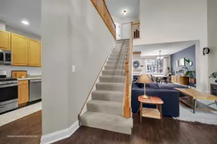 31603 Kline Cir, Warrenville, IL 60555 - Photo 4