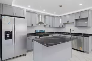 128 S Channel Dr, Round Lake Beach, IL 60073 - Photo 4