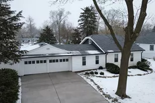 128 S Channel Dr, Round Lake Beach, IL 60073 - Photo 1